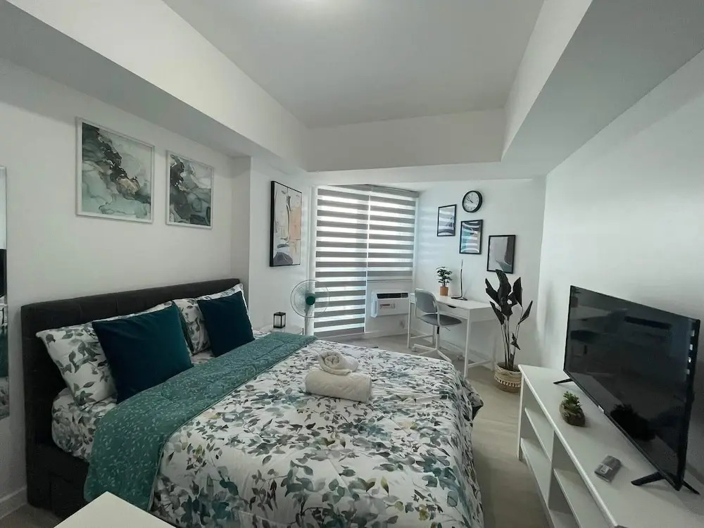 The Comfy Loft at Azure North