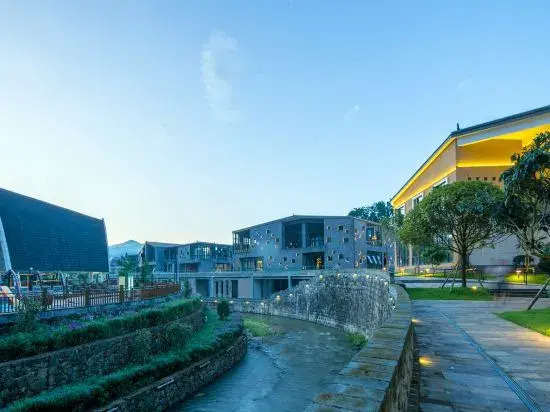 Yunshang Time Hot Spring Holiday Homestay (Tengchong Mayugu Branch)