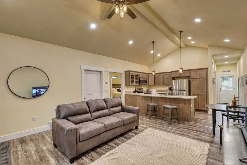 Black Hills Retreat-hardrocker Haven
