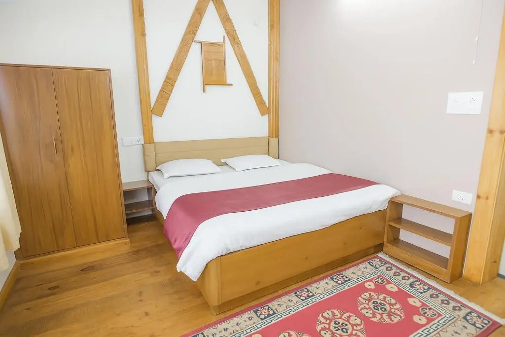 Kafal Pako Resort - Himalayan View Resort In Mukteshwar