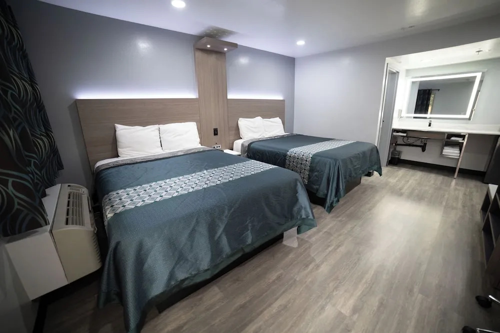 Rodeway Inn Ontario Airport
