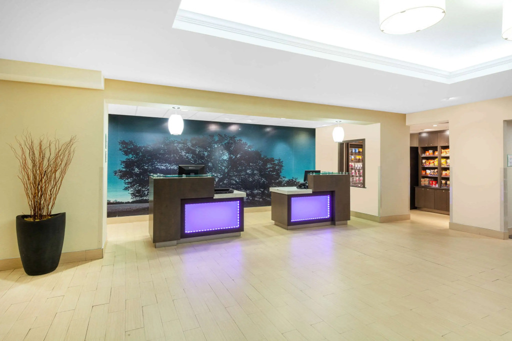 La Quinta by Wyndham Midland North