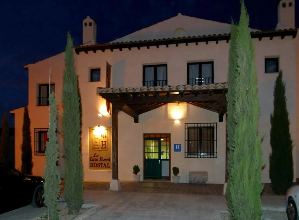 Hotel y apartamentos La Casa Rural