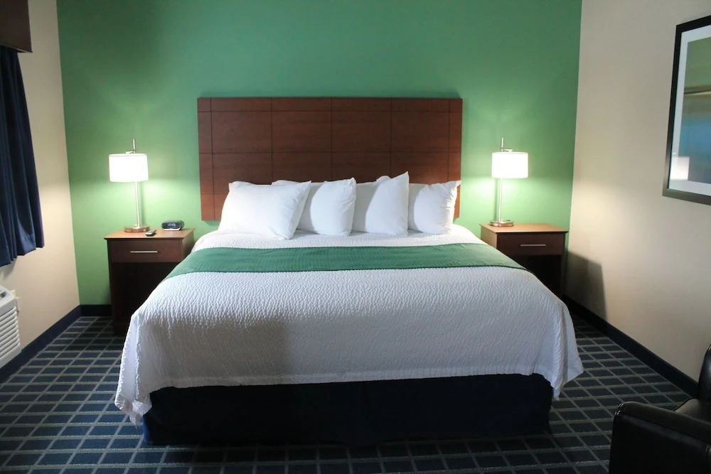 Brookstone Lodge & Suites - Emmetsburg