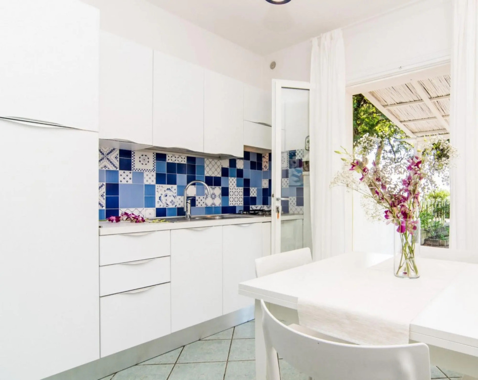 Terraced houses in a quiet seafront area with panoramic views.-Colibrì 2