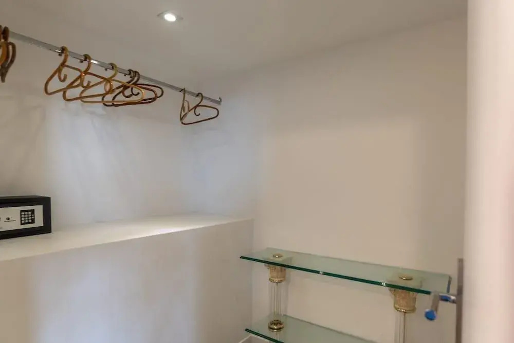 Appartement Dans Villa rez de Jardin vue mer