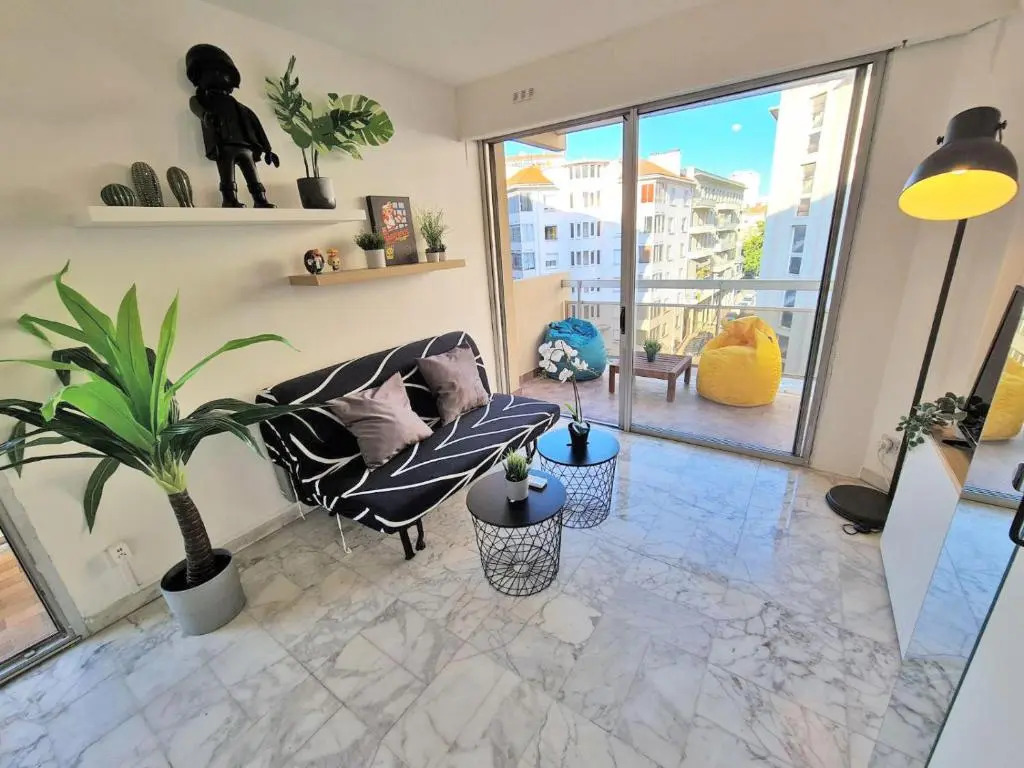 GregBnb-com - T2 Pleine Ville - CLIMATISE - BALCON - 2