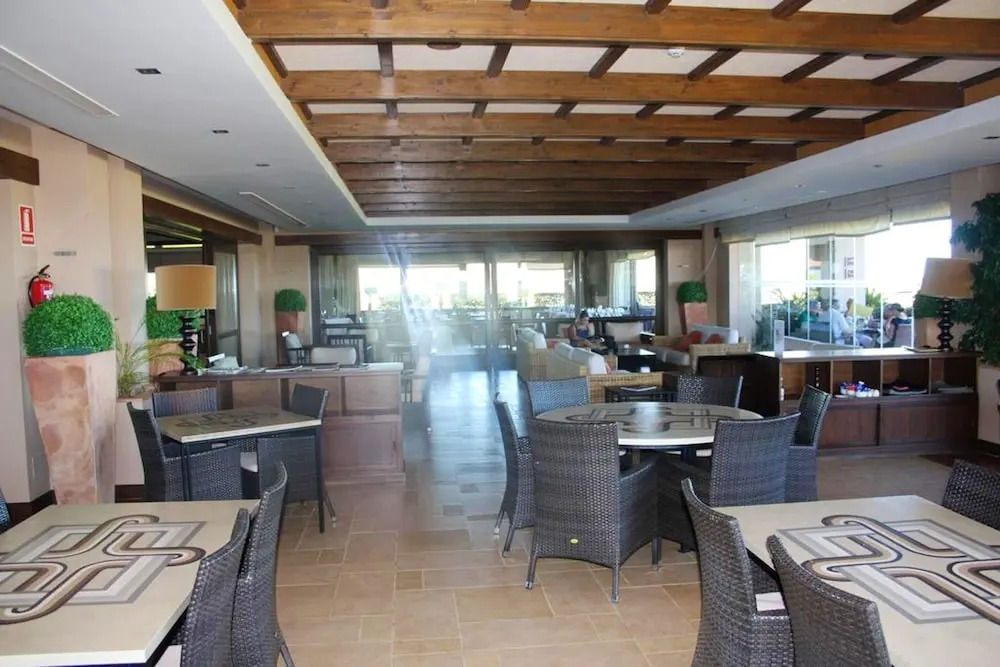 Apartment With 2 Bedrooms in Estepona, With Shared Pool and Furnished Terrace - 5 km From the Beach