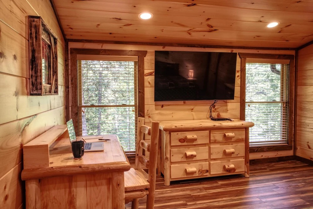 Scenic Solitude 2 Bedroom Home by Redawning
