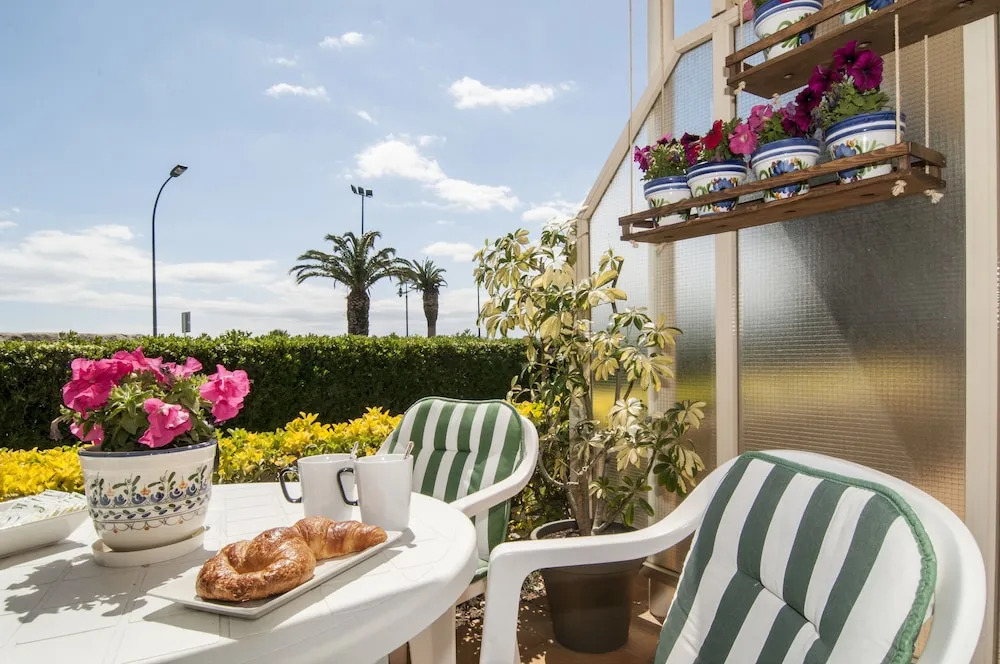 Seafront LEstartit Apartments
