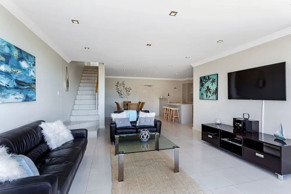 Aura 13 - Shoal Bay