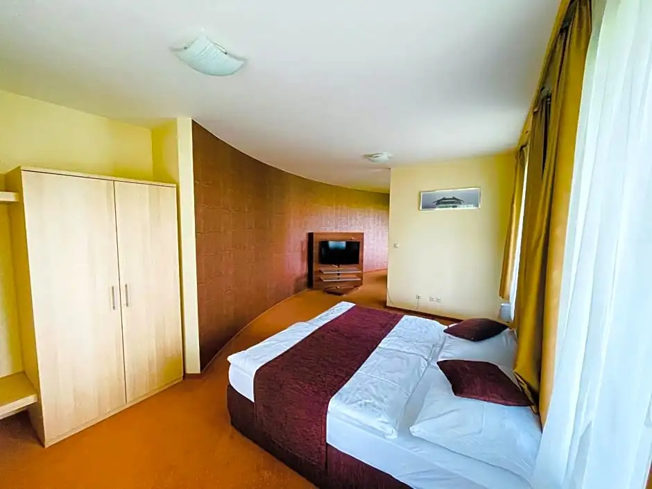 Hotel Legend