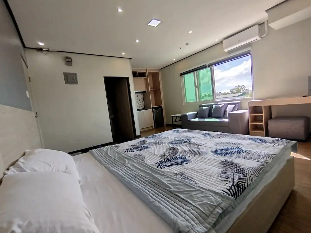 Emmaus condotel