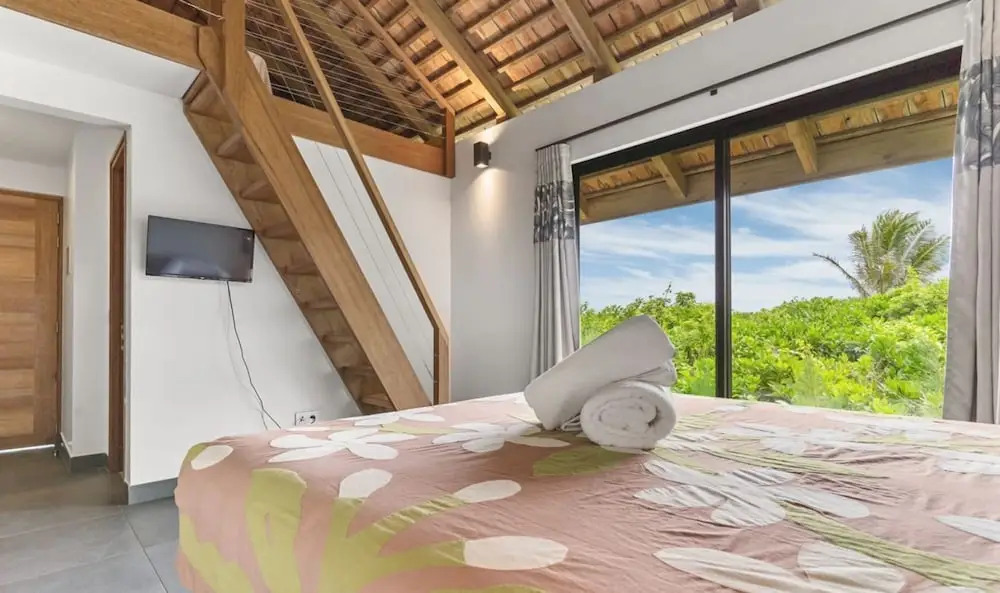 Shoreline Getaway Spacious 3BR Villa in Moorea