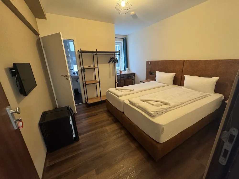 Hotel Capitol Zentrum - 24h