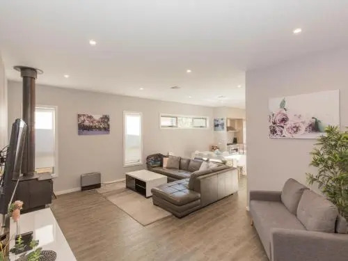 43A Twynam Street