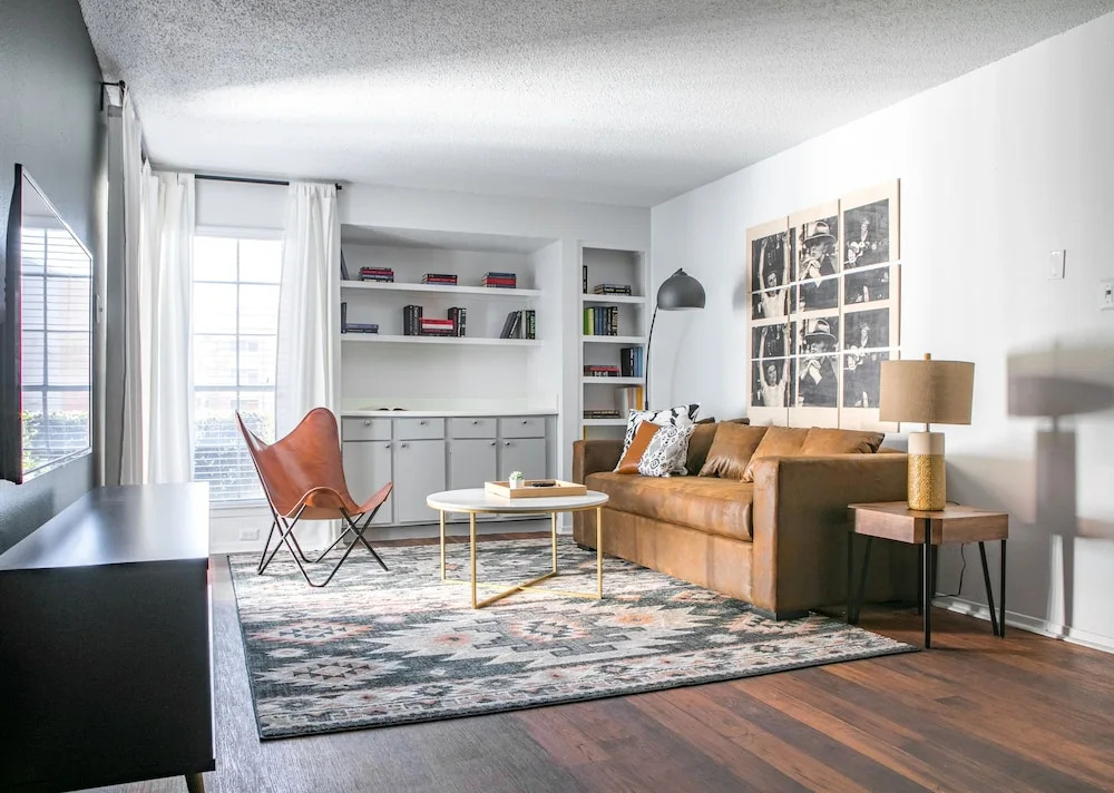 WanderJaunt - Chic North Austin Apts