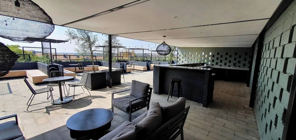 15 Sunny 1-bedroom Apartment