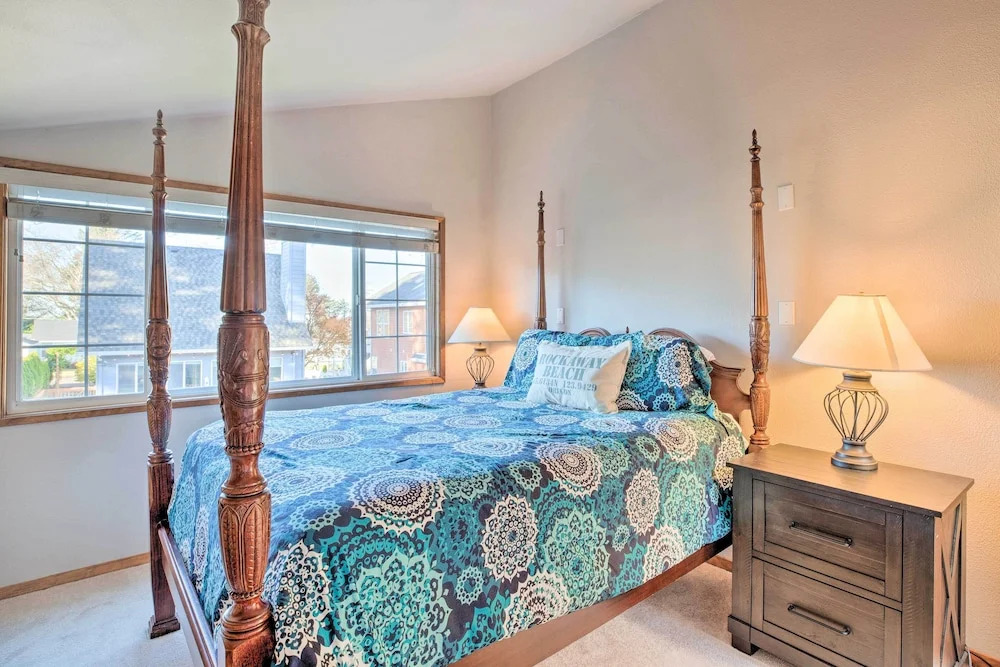Pet-Friendly Rockaway Beach Home w/ Fire Pit