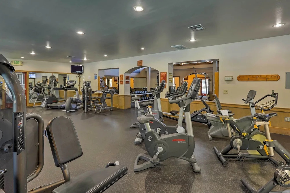 Free Ski Shuttle! Spacious Northstar Resort Cabin