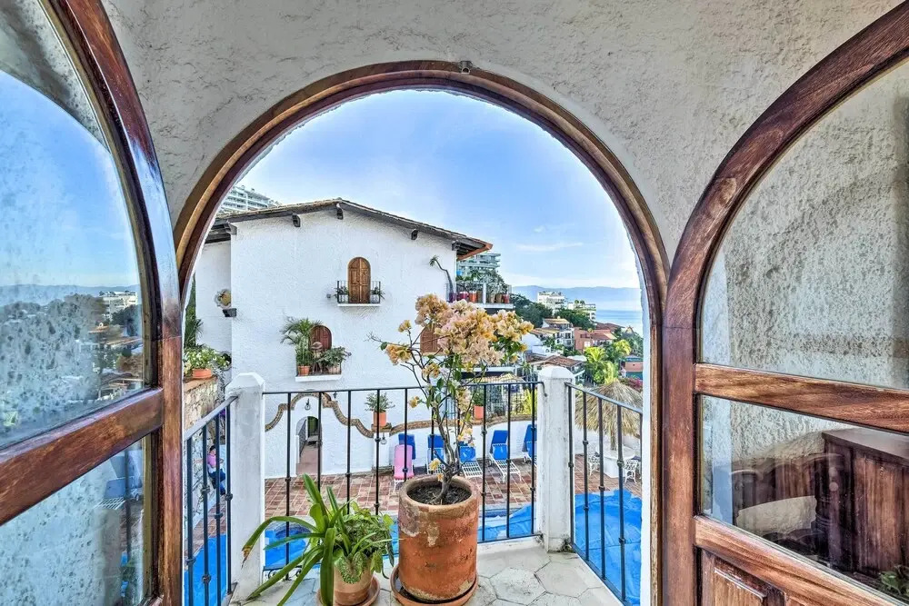 Mid-Century Modern Condo w/ Patio & Ocean Views