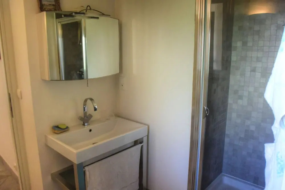 Bel appartement 3P dans villa