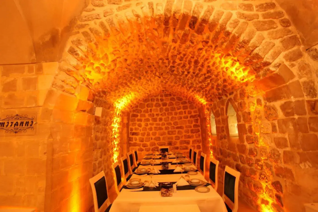 Tuğhan Hotel