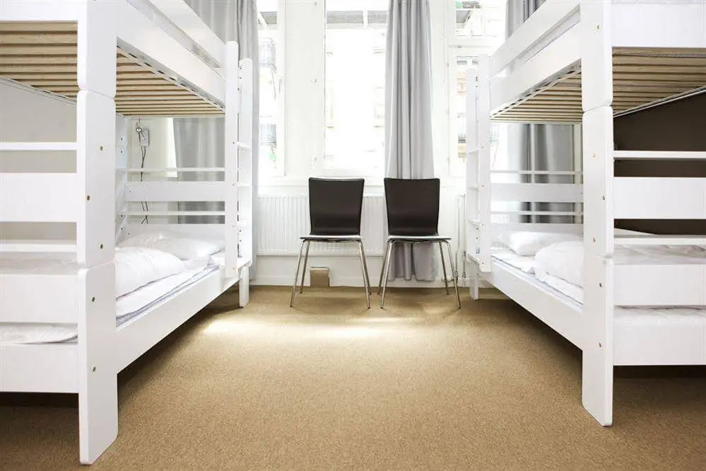 Slottsskogens Hostel