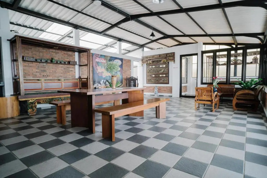 Urbanview Hotel Omah Anin Batu by RedDoorz