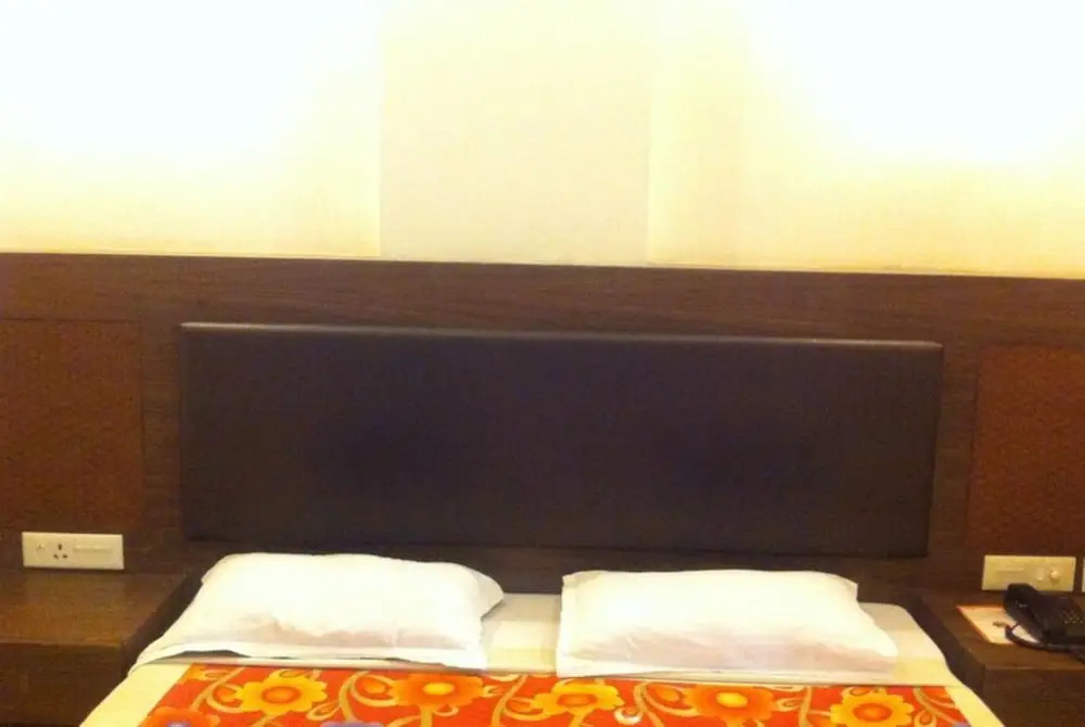 OYO 1446 Hotel Heera Celebration