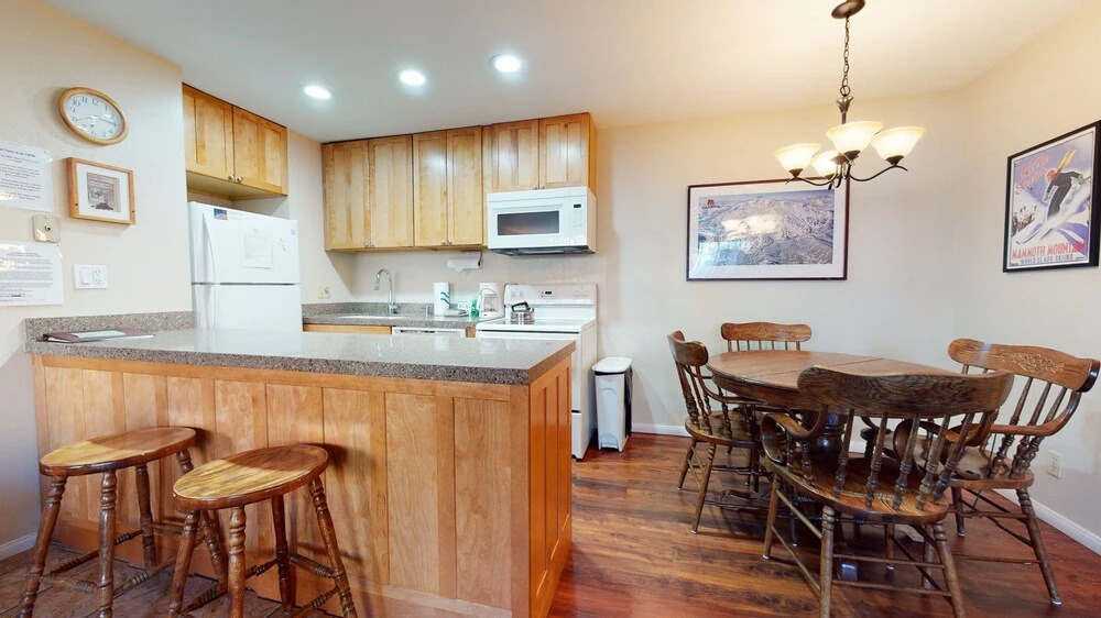San Sierra 10 Updated Condo, with Complex Jacuzzi, Short Walk to The Village by RedAwning
