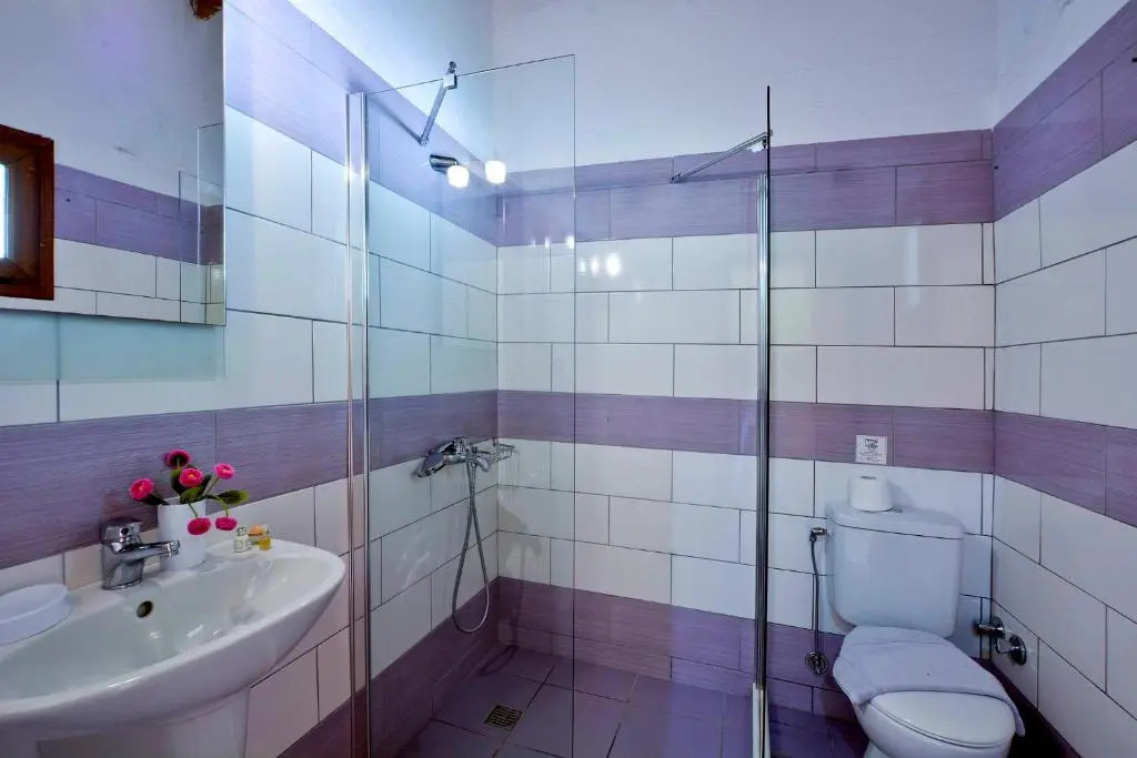 Renata Rooms & Studios
