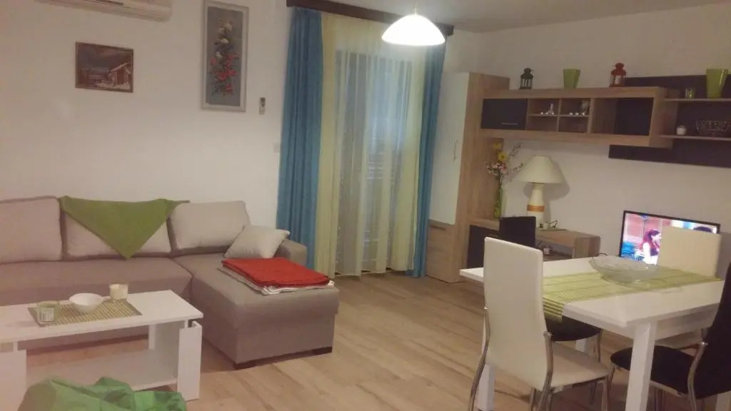 Apartments Maikidan