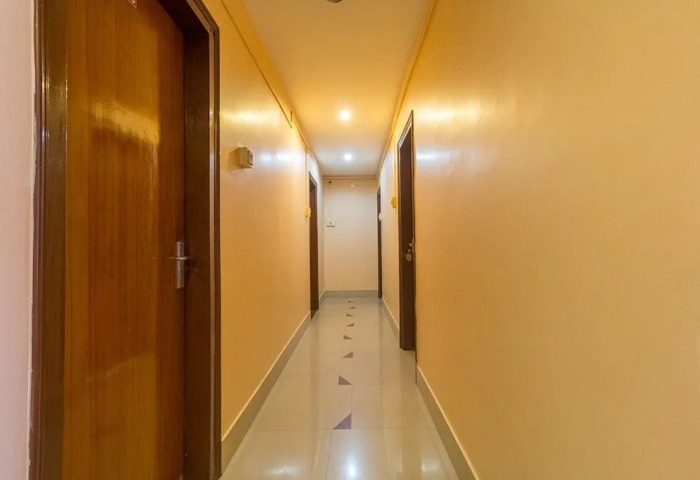 OYO 7359 Hotel Rhino