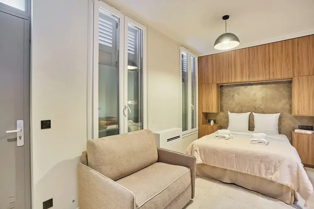 Suite Premium Facing the Chateau de Vincennes