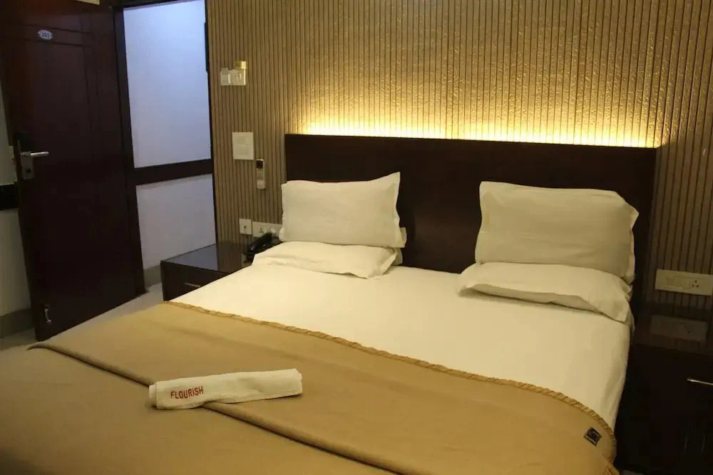 Flourish Inn Saket opposite Max Hospital