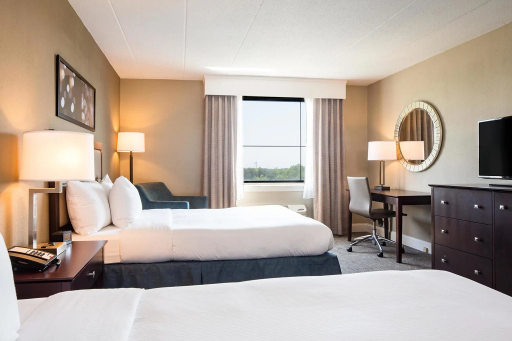DoubleTree by Hilton Hotel Laurel