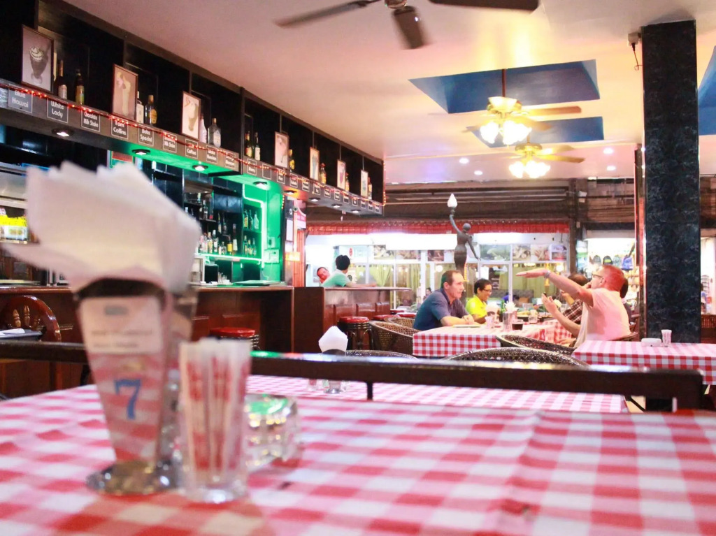 Little Mermaid Guesthouse & Restaurant