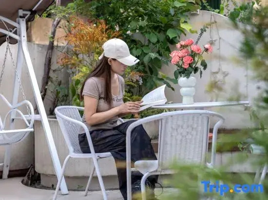 Hangzhou Yunzhongxi Homestay (Jiuxi Road Zhijiang Road)