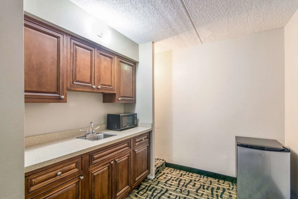 Quality Inn Rochester West