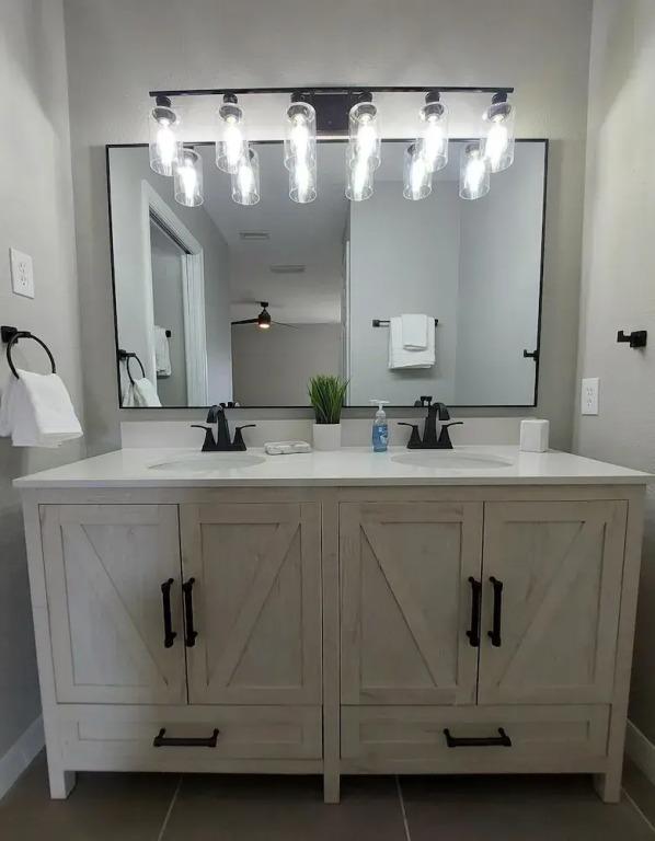 Amazing 3/2 Condo, Gated Community at Club Cortile!!