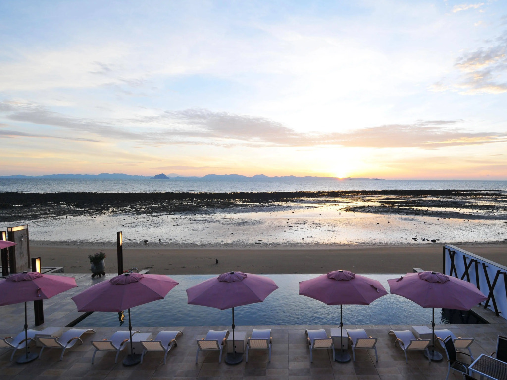 Seaview Nchantra Pool Villa