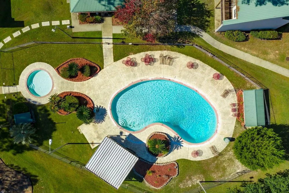Crown Resorts at Hickory Hills