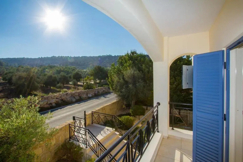 Theos Club Villas 3