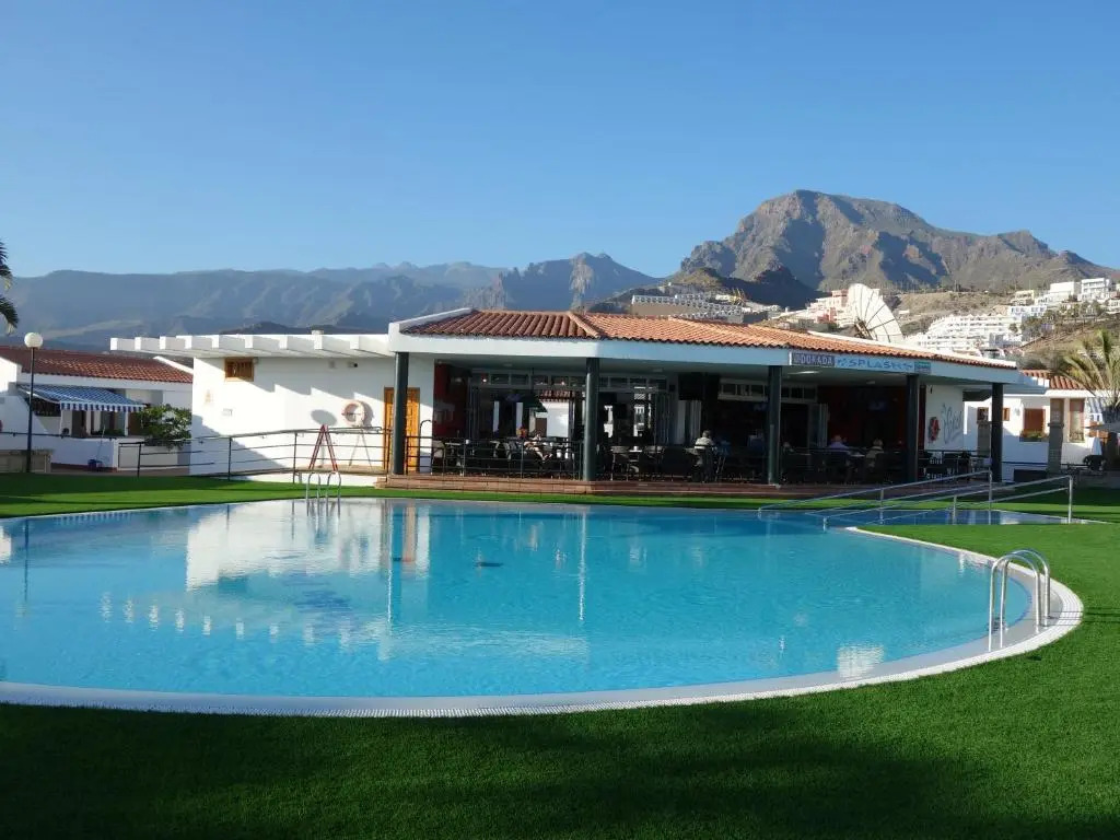 FreeWiFi Sea view Balcony Spacious Bedroom 2 Pools