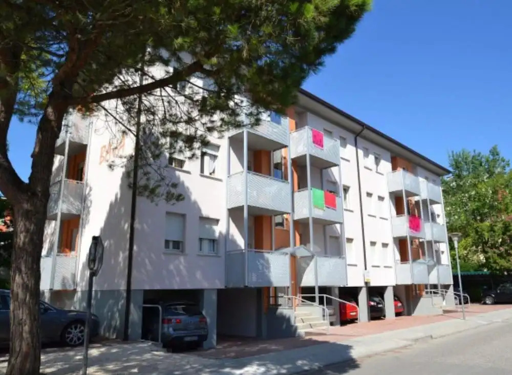 Sunny Apartment Near the Beach