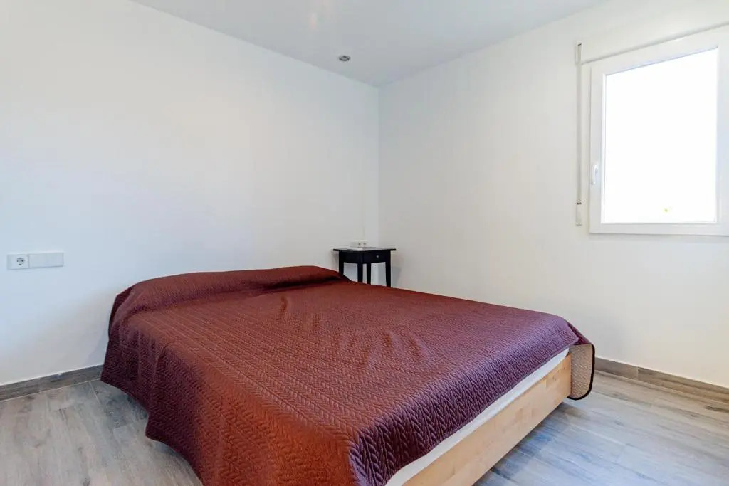 Amplio y acogedor apartamento renovado con piscina AL124