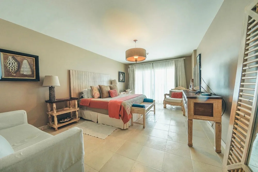 Sunny Beach View Apt at Punta Palmera CBB