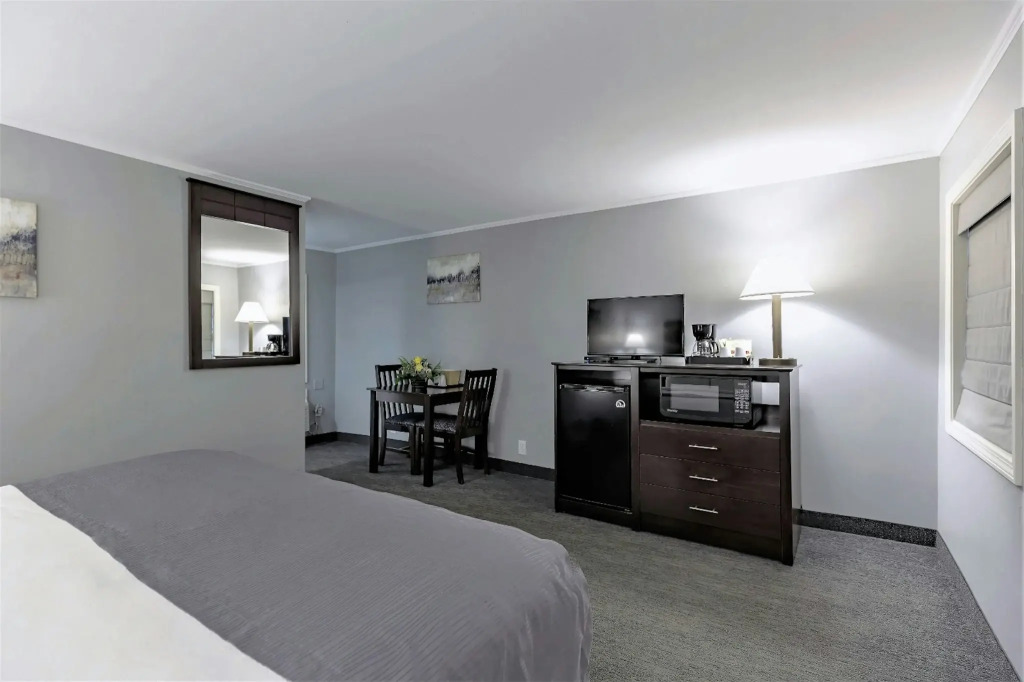 Mt. Madison Inn & Suites