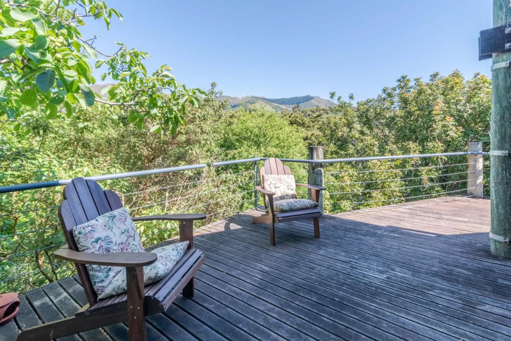 The Tree House - Akaroa Holiday Home